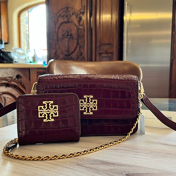 tory burch britten croc